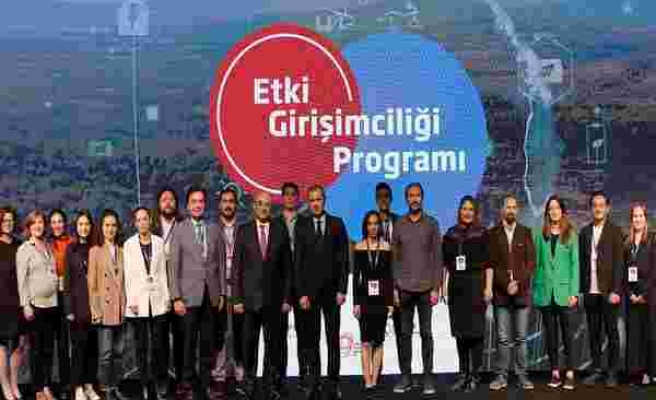 Vehbi Koç Vakfı ve Türkiye İş Bankası’nın Etki Girişimciliği Programı mezunlarını verdi