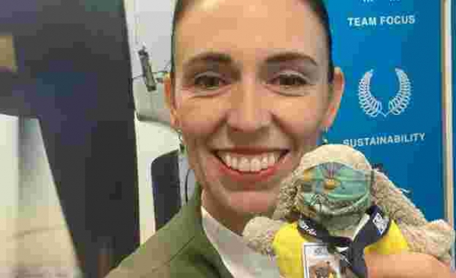 Yeni Zelanda Başbakanı Çağrı Yapmıştı: Havalimanında Unutulan Oyuncak Tavşanın Sahibi Bulundu