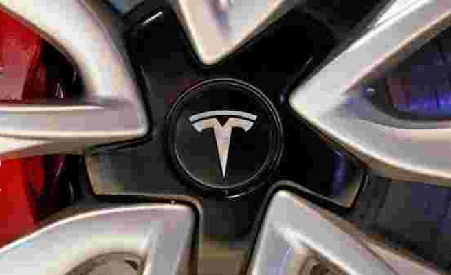 Yenilenmiş Tesla Model S göründü