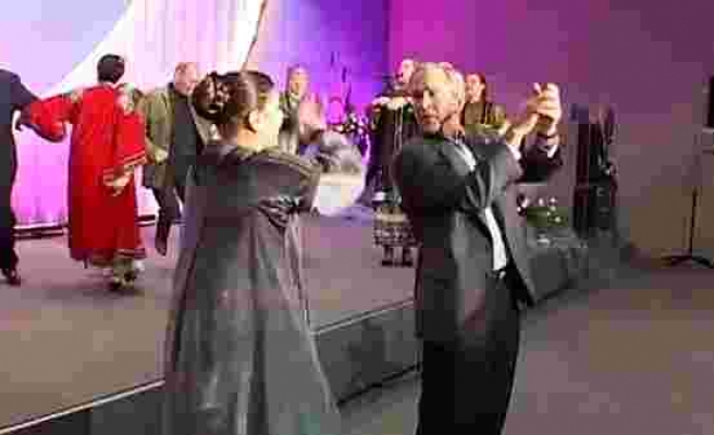 Yıllar Sonra Ortaya Çıkan Görüntüler: Putin ile Bush Birlikte Dans Etti