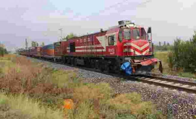 Yozgat'ta İki Yük Treni Çarpıştı, Ekipler Bölgeye Sevk Edildi