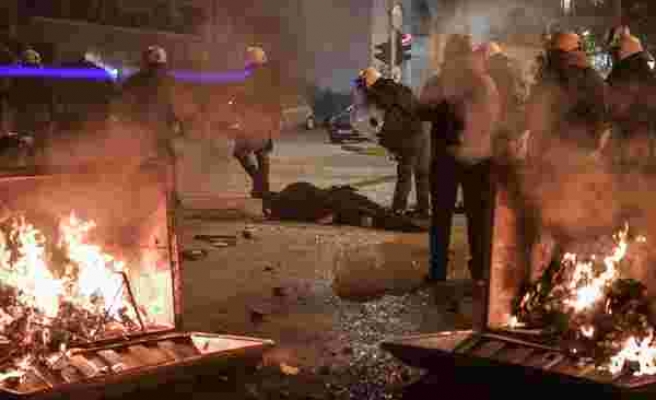 Yunanistan'da Polis Şiddetine Karşı Binlerce Kişi Sokakta: 'Aynasızlar Mahallemizden Dışarı'