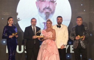 Mustafa Yel'e Ödül!