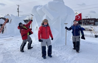 Türk akademisyenler, buzdan heykellerle uluslararası...