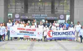 Adana'da doktorlardan iş bırakma eylemi