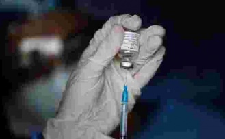 Omikron varyantına da iyi gelen Kovid aşısı ilk kez onaylandı