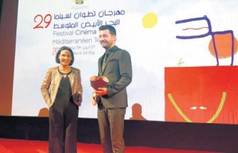 Fas'ın Yetenekli Oyuncusu Souad Khouyi Ödülünü Aldı