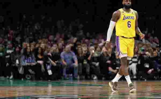 LeBron James triple-double yaptı, Lakers iki maç sonra kazandı